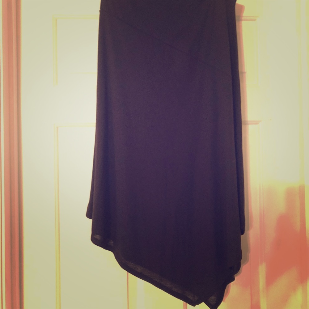 New Directions shark bite black skirt